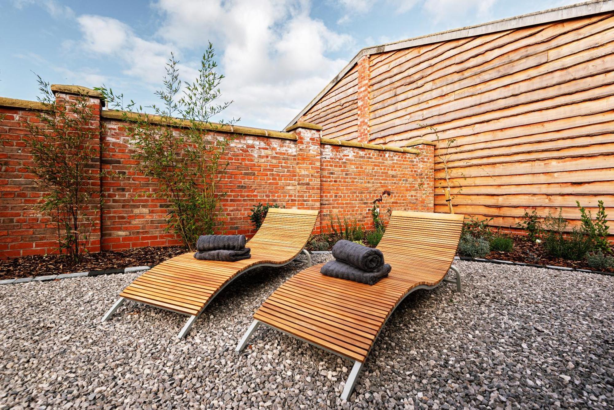 Pigeon House - Unique Barn With Private Garden, Hot Tub And Wood Burner Villa Shrewsbury Exterior photo