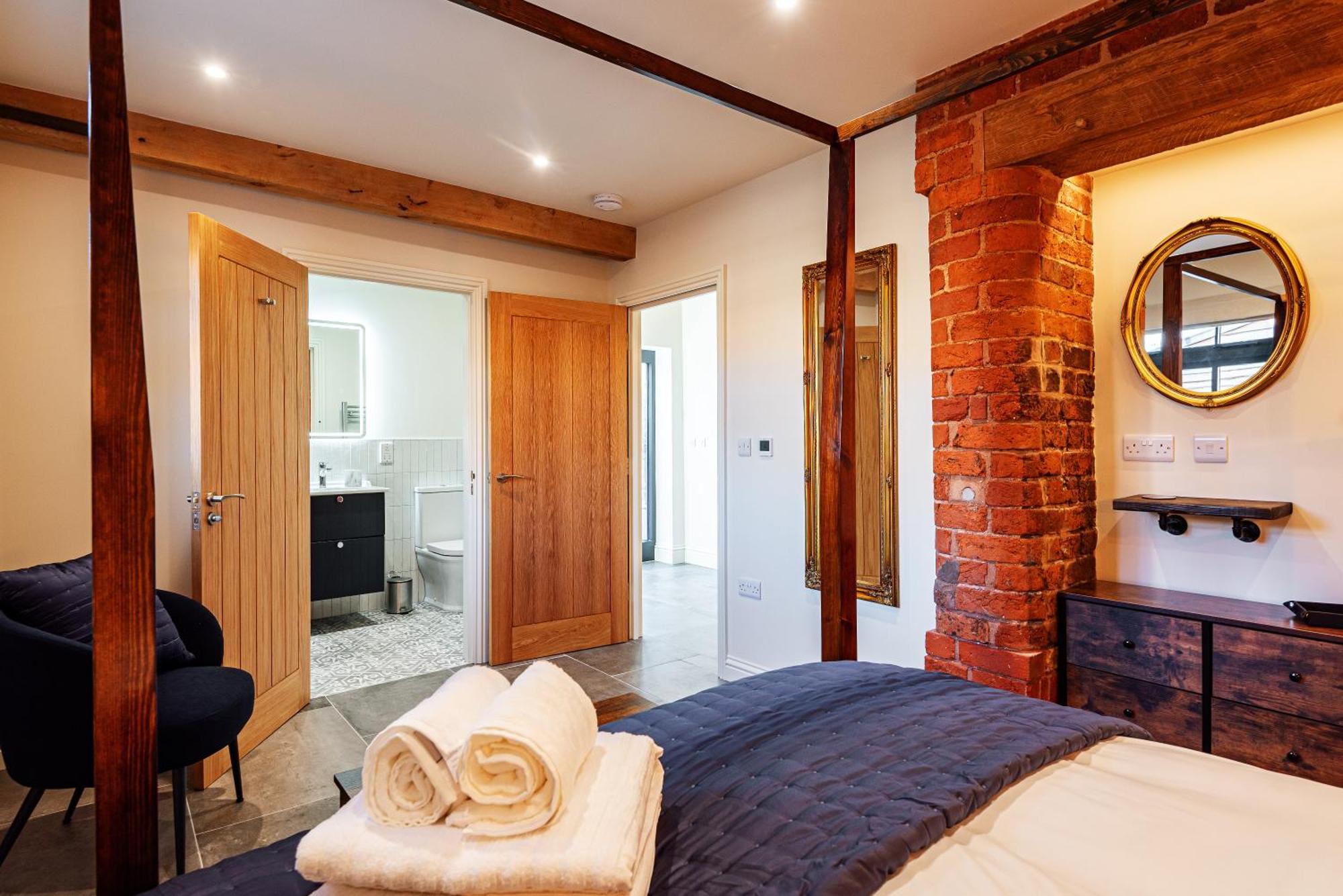 Pigeon House - Unique Barn With Private Garden, Hot Tub And Wood Burner Villa Shrewsbury Exterior photo