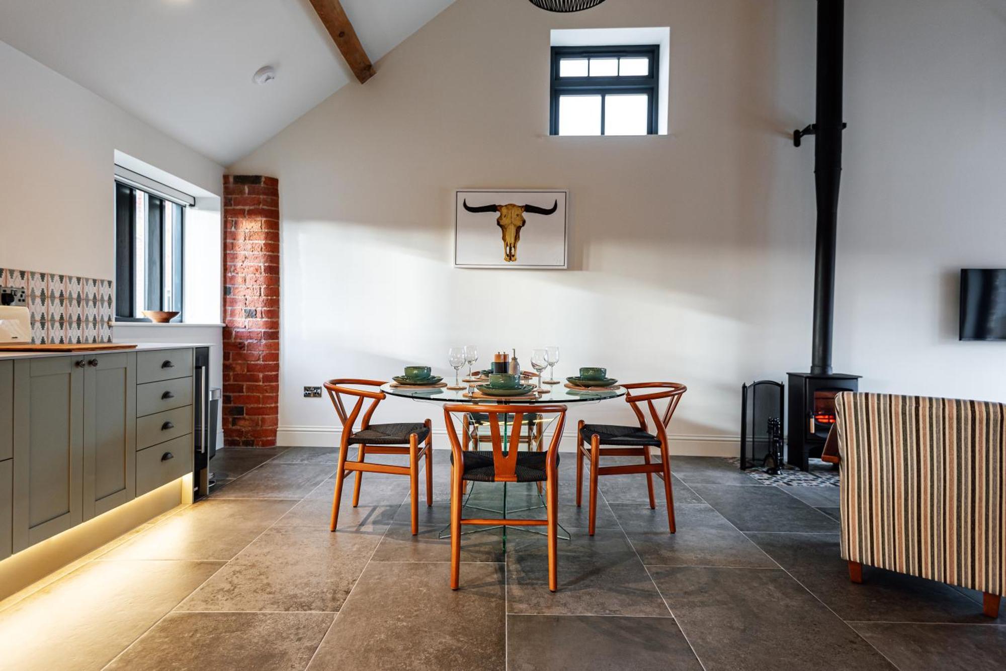 Pigeon House - Unique Barn With Private Garden, Hot Tub And Wood Burner Villa Shrewsbury Exterior photo